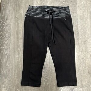 Black Capri Workout Leggings